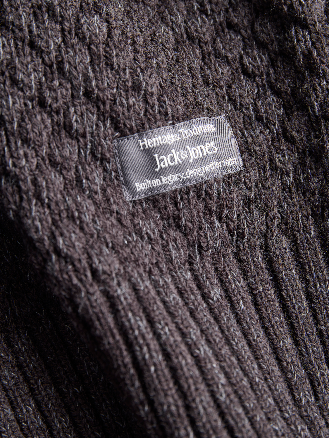 model_shot-detail